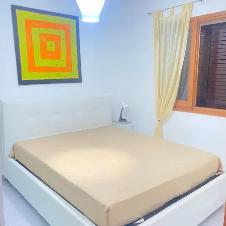 White House In Apartment